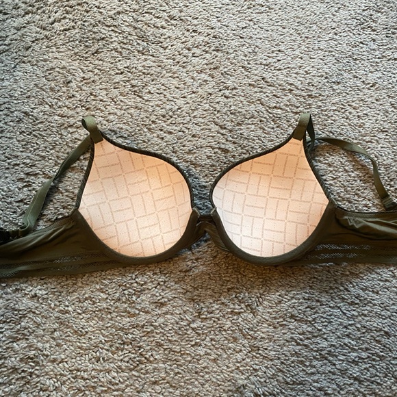 Victoria’s Secret Green Bra - Picture 3 of 5